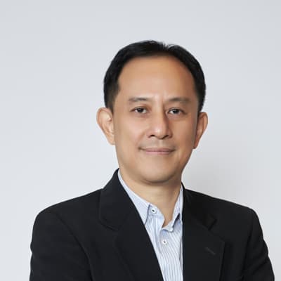 คุณวัชรัช ศิลป์ชีวะกิจจา